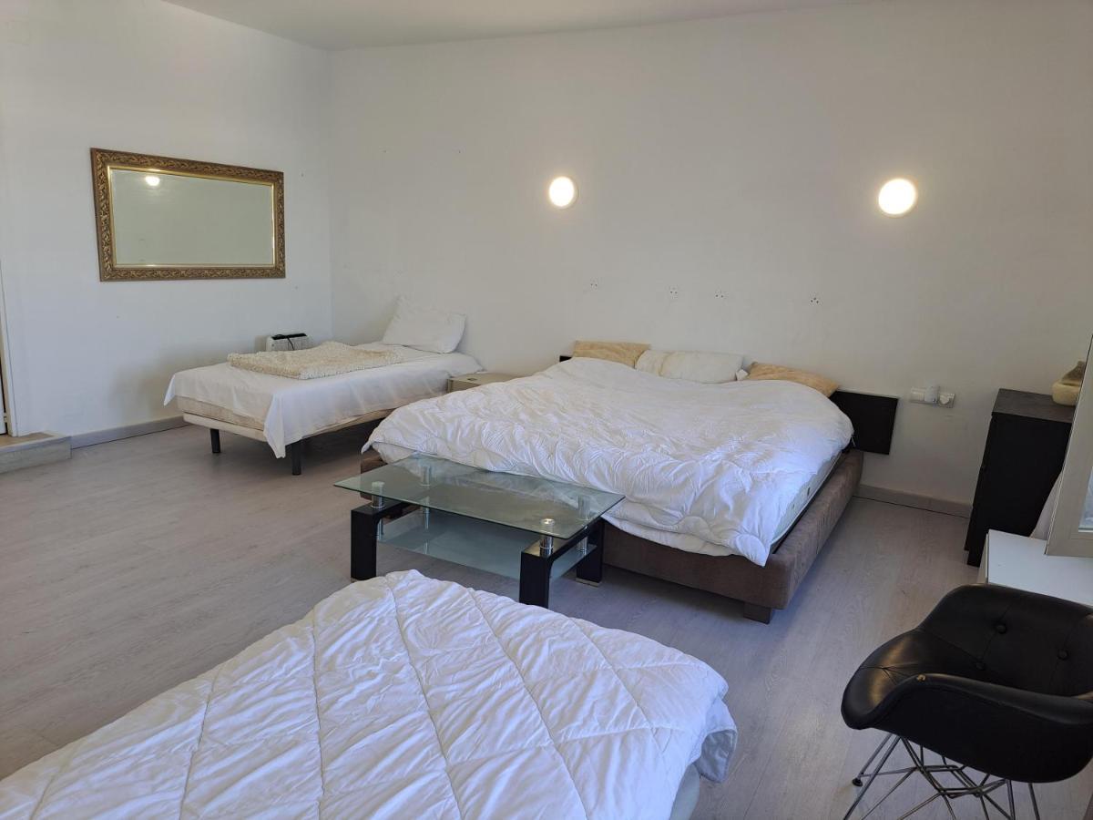 Private Suites In Huge Penthouse 1St Line Puerto Banus, Incredible Views, Jacuzzis Marbella Eksteriør bilde