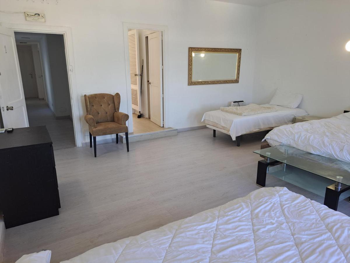 Private Suites In Huge Penthouse 1St Line Puerto Banus, Incredible Views, Jacuzzis Marbella Eksteriør bilde