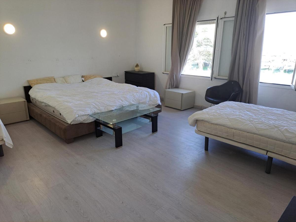 Private Suites In Huge Penthouse 1St Line Puerto Banus, Incredible Views, Jacuzzis Marbella Eksteriør bilde