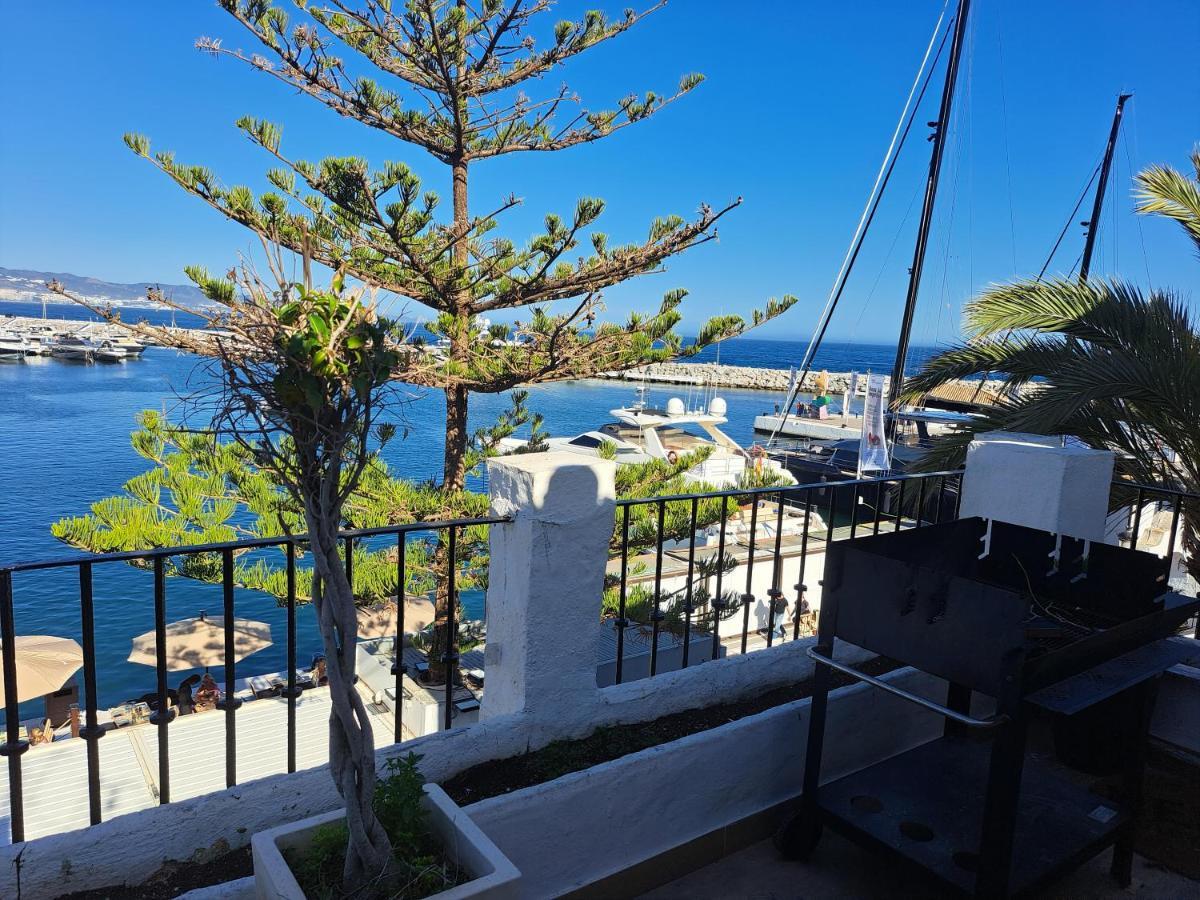 Private Suites In Huge Penthouse 1St Line Puerto Banus, Incredible Views, Jacuzzis Marbella Eksteriør bilde